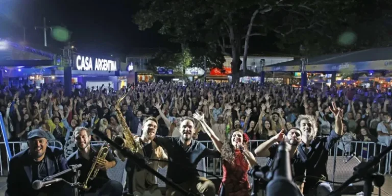 Mi Búzios reúne cerca de 10 mil pessoas e movimenta o turismo e a cultura em Búzios